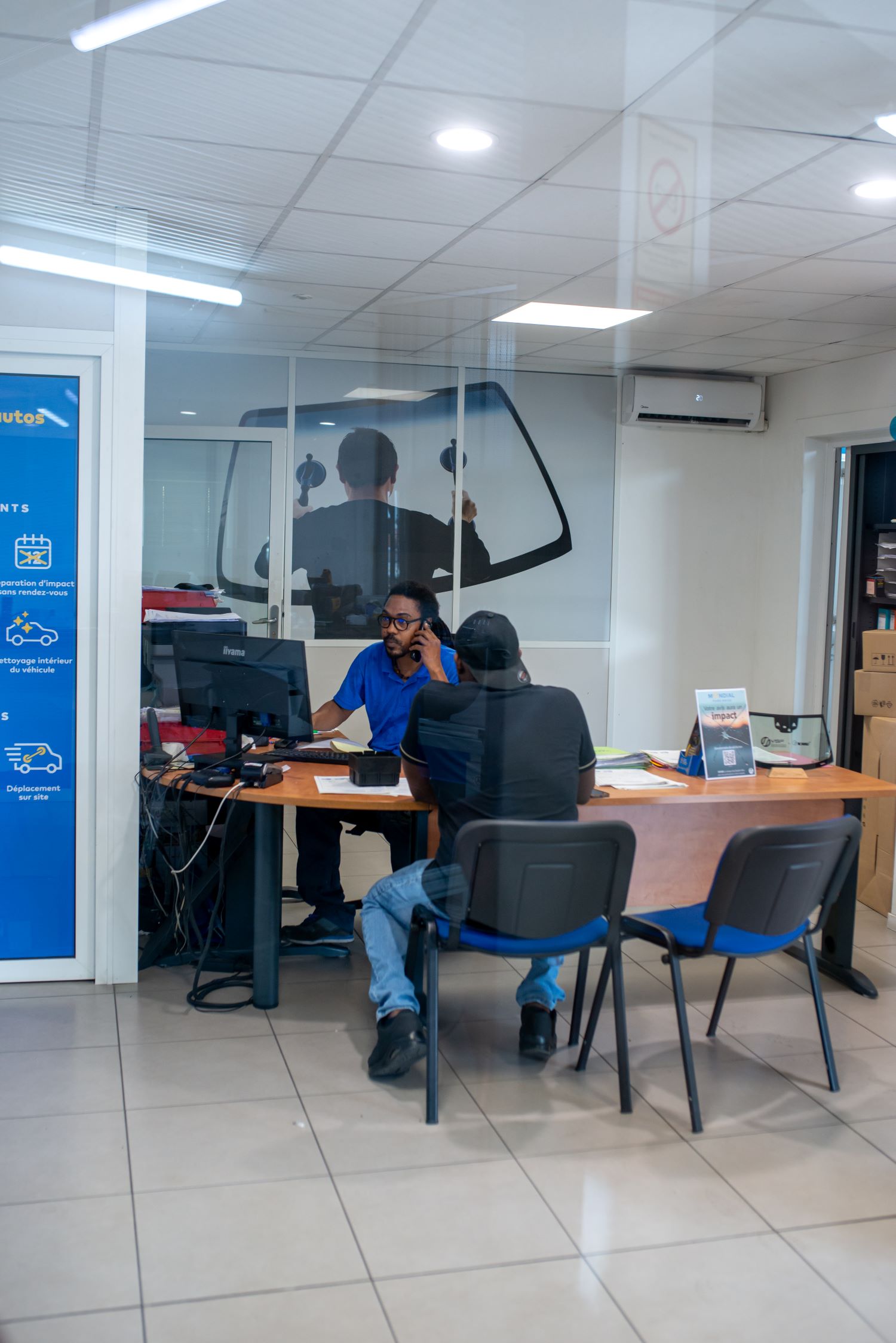 Mondial pare brise 72 dpi-114