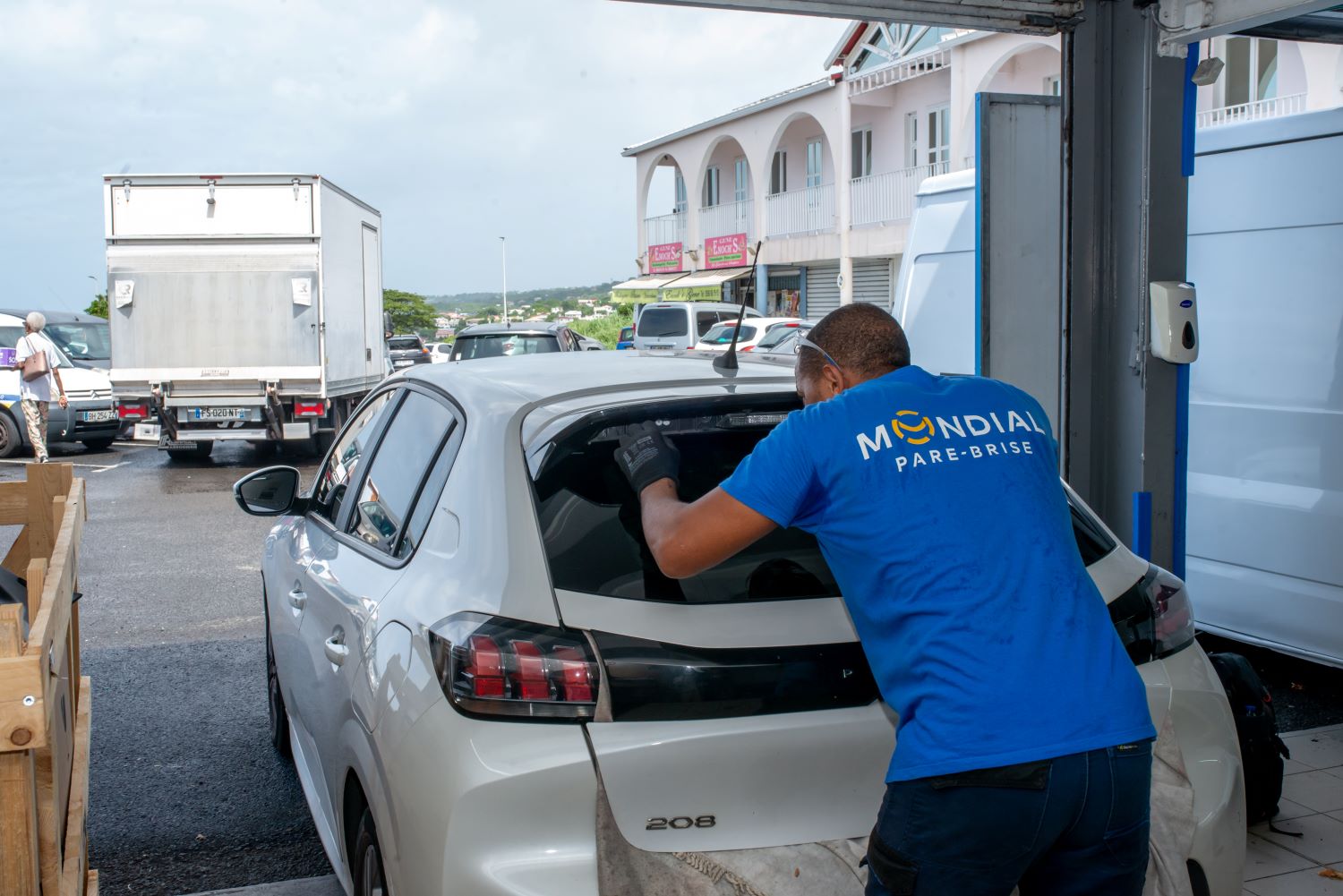 Mondial pare brise 72 dpi-20